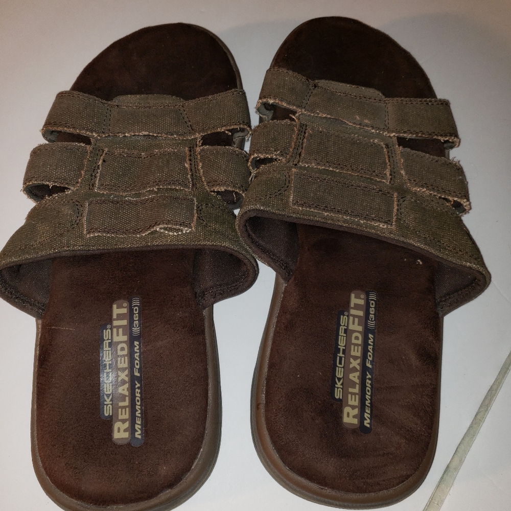 Sketches mens slip ons